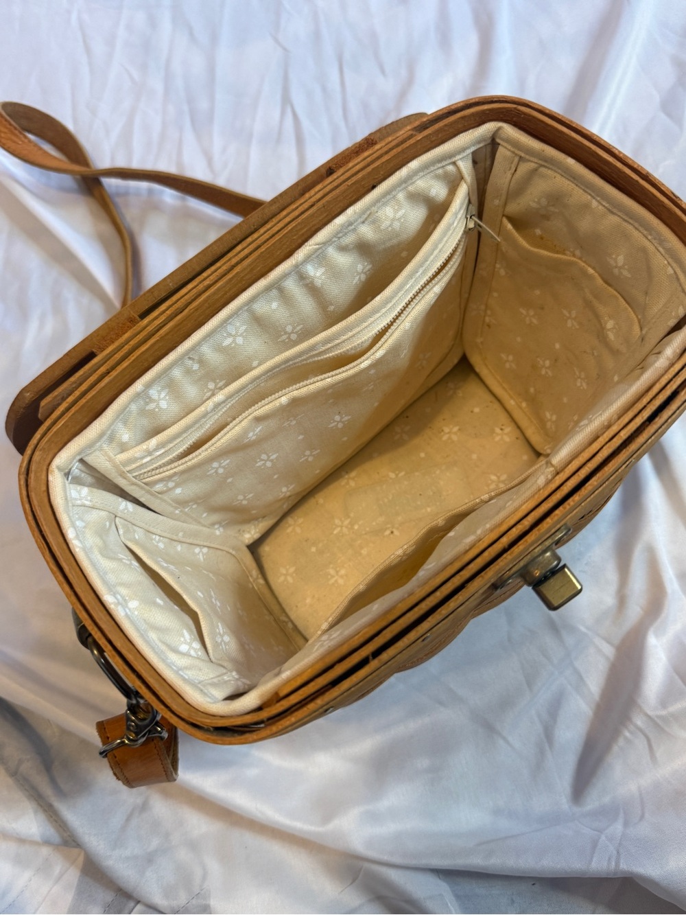 Longaberger Tan Woven Leather Crossbody with Turn-Lock - Picture 4 of 10